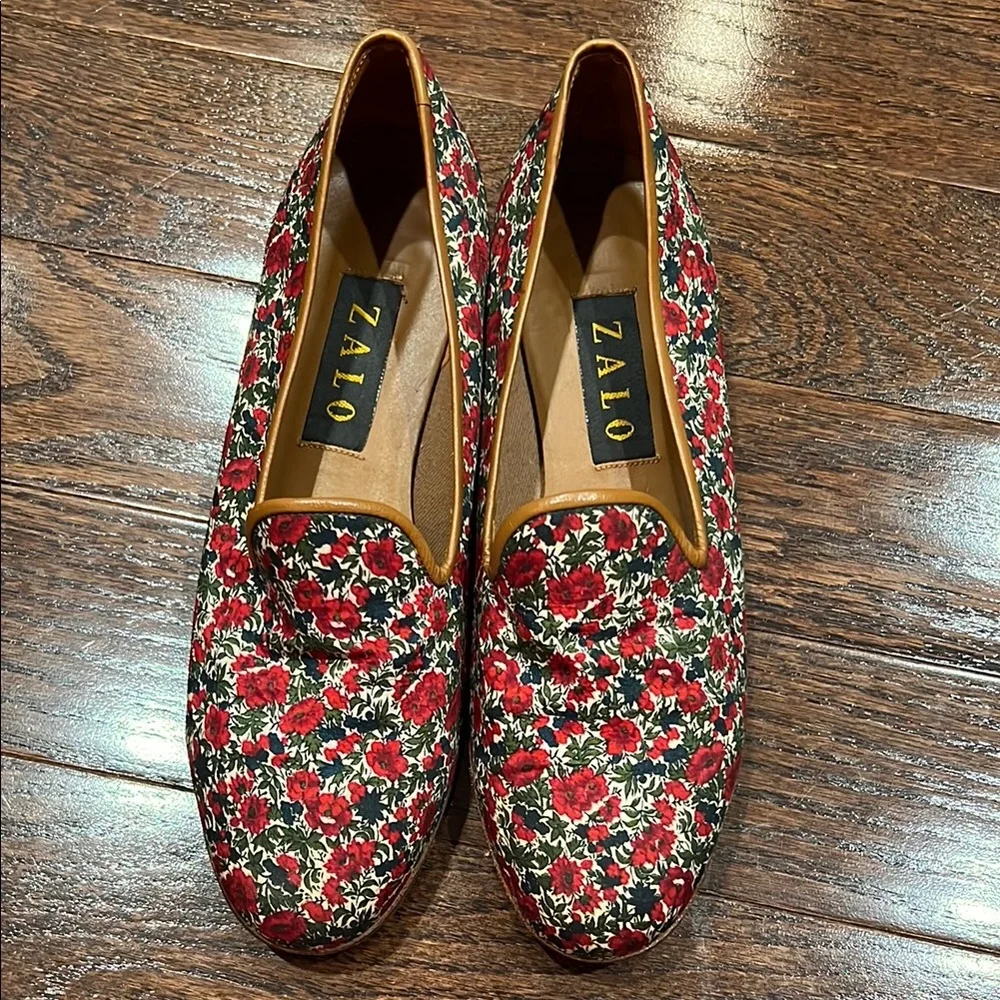 Zalo Women's Floral Loafers - Red and Navy - Picture 3 of 5